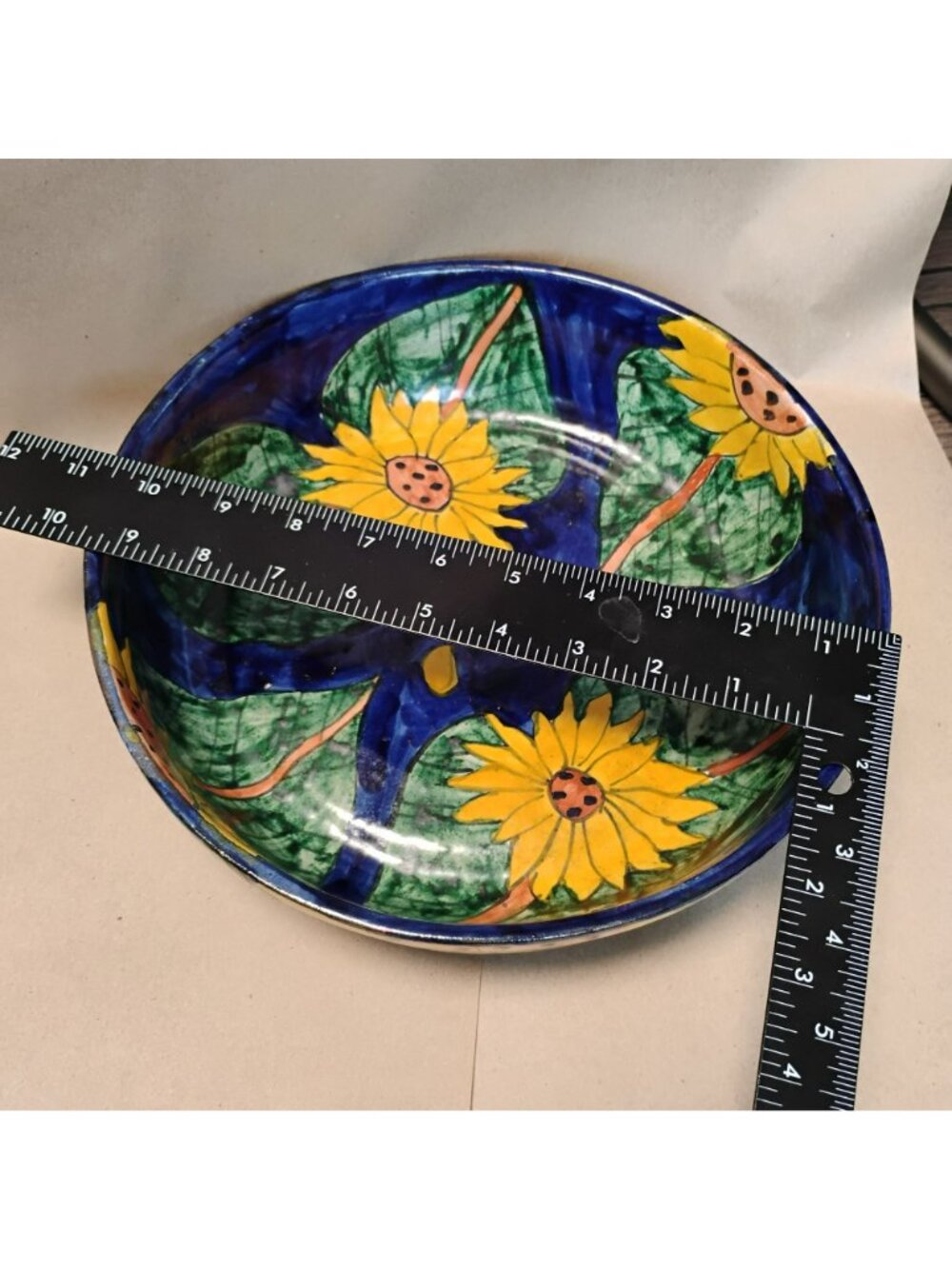 Vintage Mexican Folk Art Sunflower Serving Bowl, Hand-Painted Talavera Pottery - Picture 3 of 10